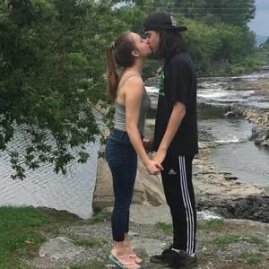 Meet your Posher, Alyson